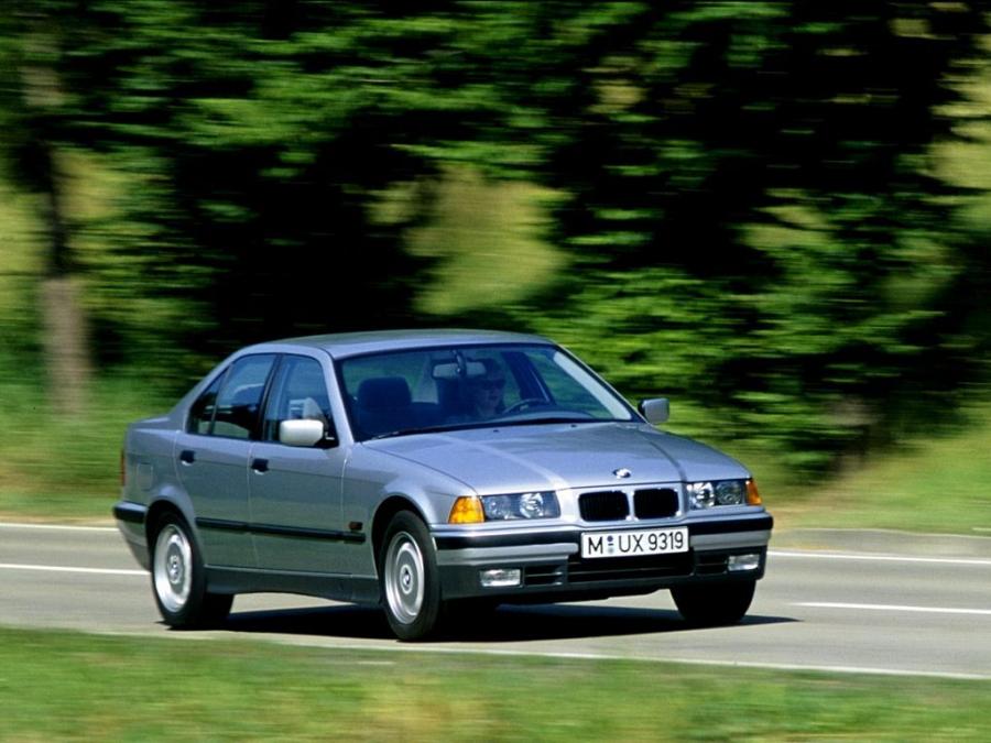  BMW 318tds Sedan 1994 года  (фото 1 из 4)